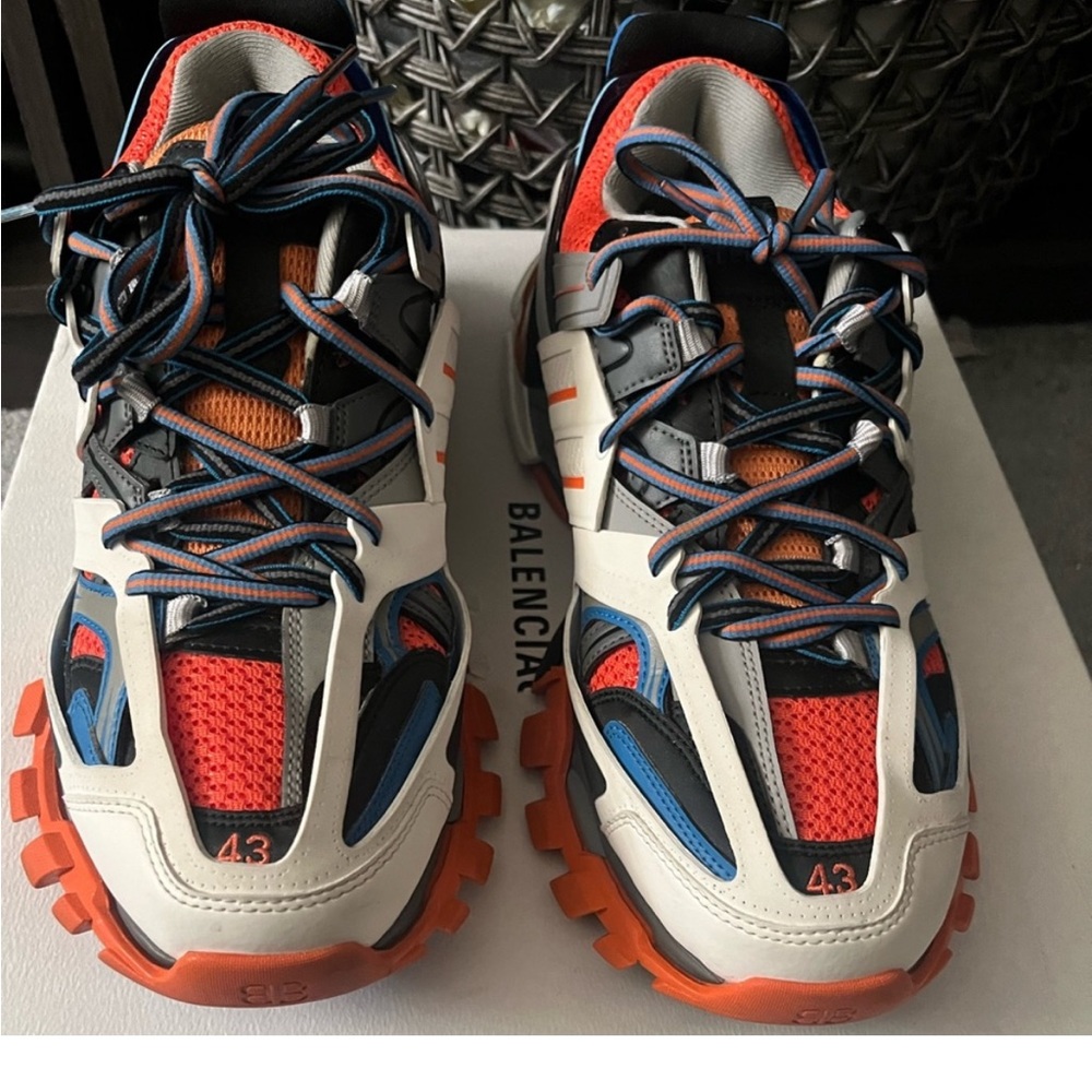 Men Balenciaga tracks